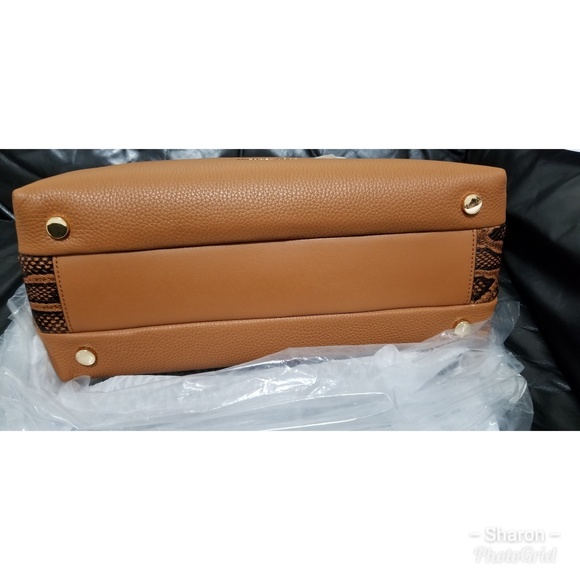 Michael Kors ROLLINS LG LEATHER SATCHEL in Acorn - Picture 4 of 5